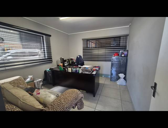 417M² WAREHOUSE TO LET IN BARTLETT